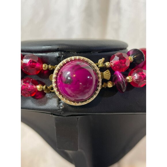 Vintage Jewelry Lot of Red & Gold Themed Multi-Layered Red Plastic Beaded Neckla - Picture 7 of 8